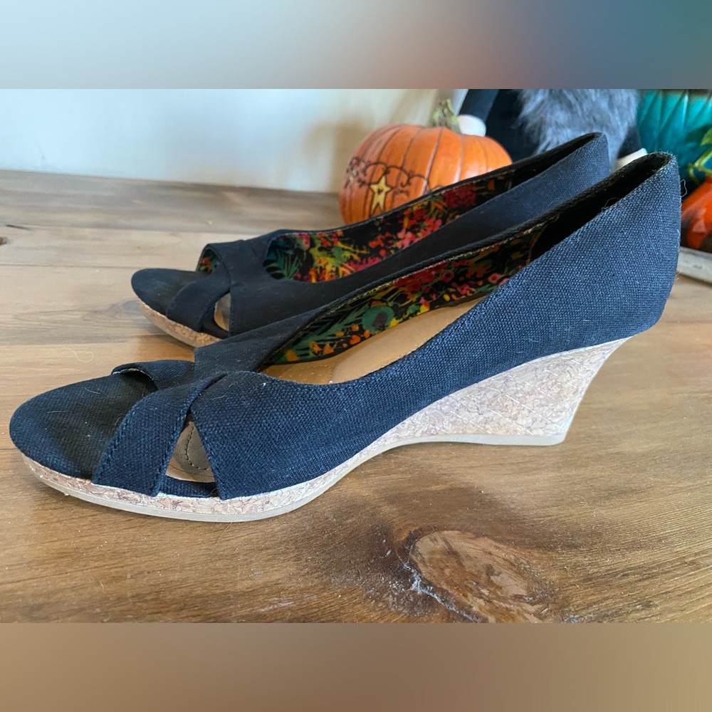 Cork wedges